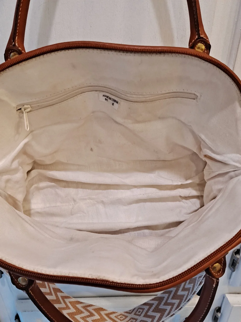 Michael Stevens International Vintage White Pebble Dome Satchel Tan Leather